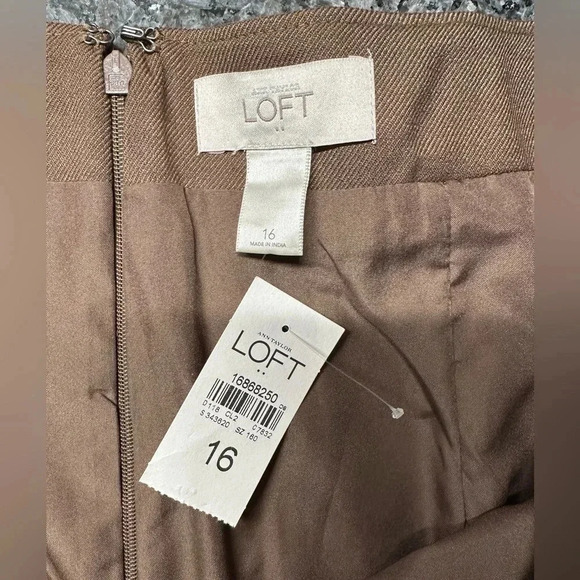 Ann Taylor | LOFT | Career Chic Brown Scallop Classic Pencil Skirt Size 16 NWT - Picture 5 of 5